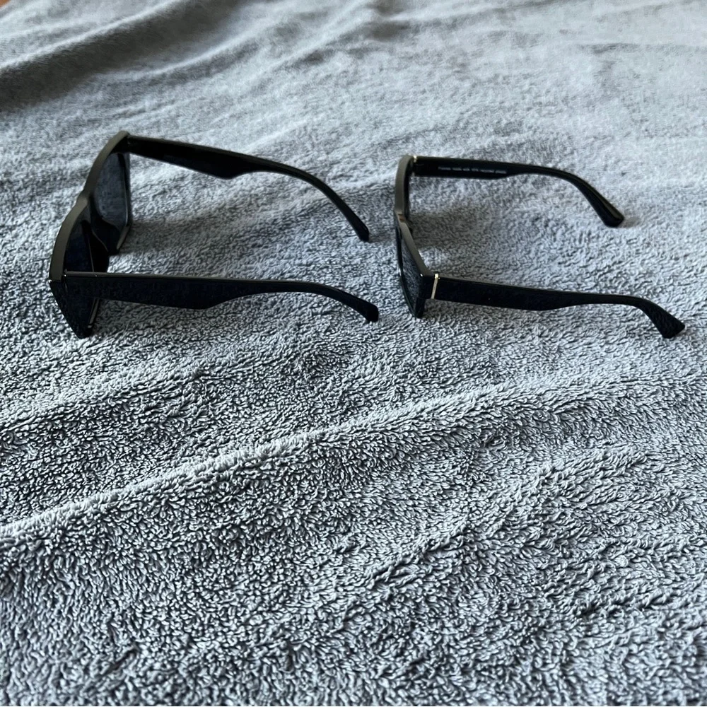 🔥Trendy Black Square Sunglasses Set